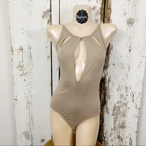 Foreign Exchange Sexy front plunge cutout bodysuit beige - Picture 1 of 6